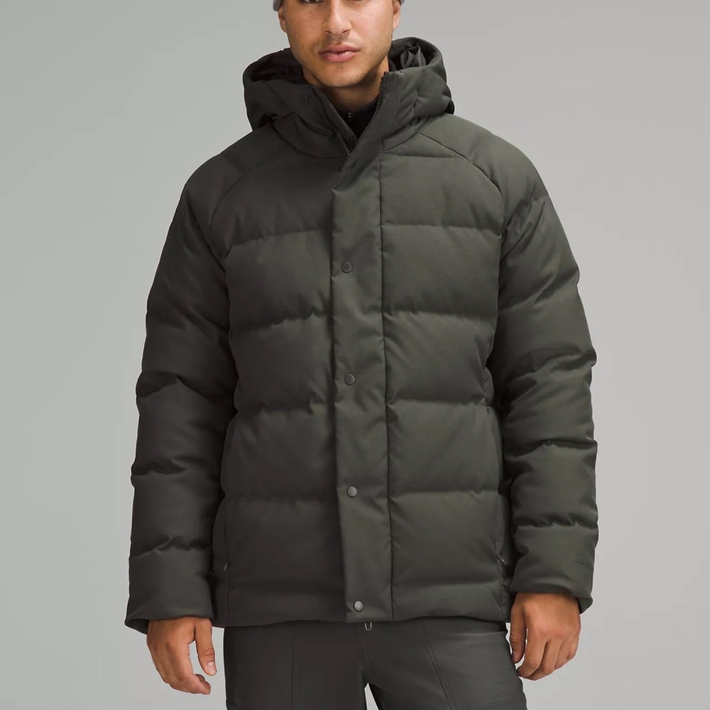 Assitalia Black Down Puffer Jacket